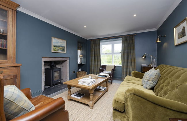 JOIVY Exceptional Cottage W/ Stunning Country Views - Photo 27