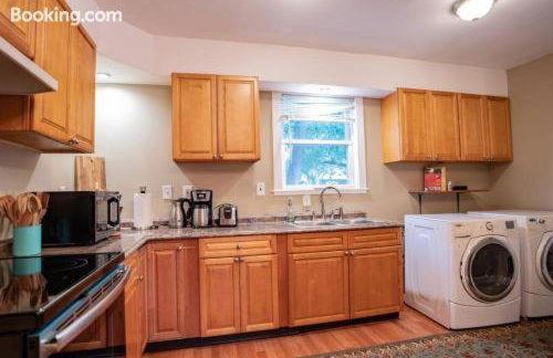 AC 6BR2BA Quiet Island House Near Casinos - Foto 47