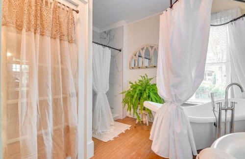 6 Mi to Lake George Adirondack Home with Game Room - Foto 31