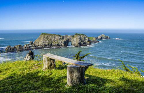 Large Oceanfront Bluff Home - Hot Tub Kids Room - Foto 3