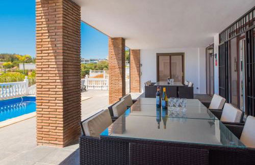 Dream beach-side villa with sea views & close to golf - Photo 16