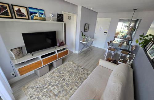 2 qrts c suíte, ar condicionado, piscina infantil e adulto, parquinho, estacionamento privativo, portaria 24hrs, self checkin, indicado pra família c crianças, casais e hóspedes a trabalho - Foto 9