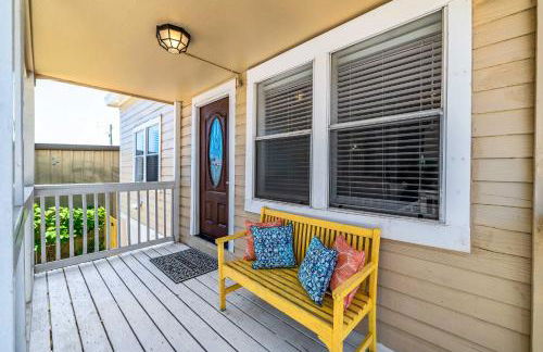about 1 Mi to Pier and Beaches! Family Home in Galveston - Foto 22