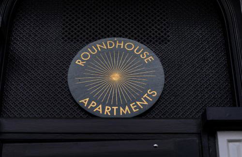 Round House Apartments - Photo 7