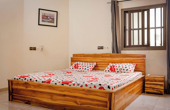 Lome City Apartment - 3 Bedrooms - Photo 3