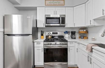 Modern Beach Retreat Sleeps 8 - Big Yard & BBQ - Foto 14