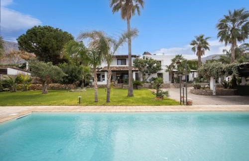 Villa a 300 Mt. dal Mare (Magaggiari) con campo da tennis - Foto 12