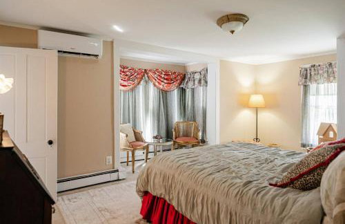 Historic Home near Stony Brook Village & Beach - Foto 70