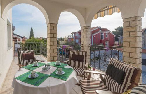Elegant two-bedroom apartment with terrace in Rovinj - Photo 54