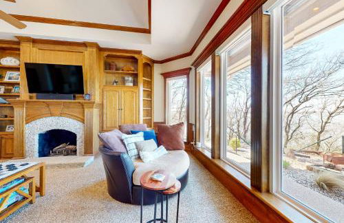 Lakefront Estate Stunning Views, Deck, Bar and Dock - Foto 6