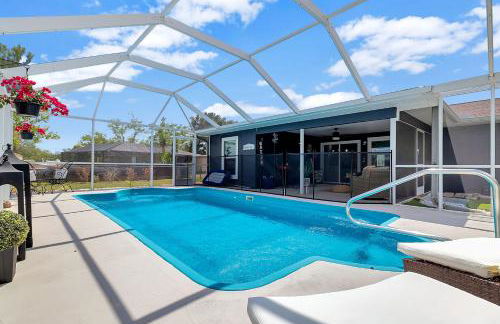 Luxury modern home Heated pool best Location - Photo 2
