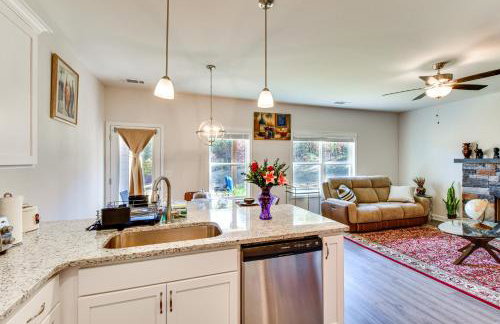 Work, Explore & Relax: Modern Townhome in Lula! - Photo 12