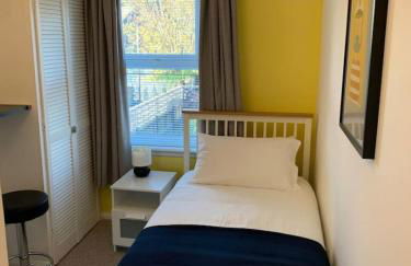 3 Bed Family House Free Parking - Foto 8