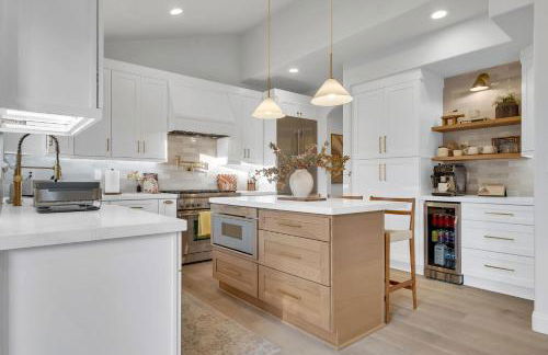 Luxury Retreat with Private Yard close to Beaches and FIFA Sleeps 10 - Foto 6