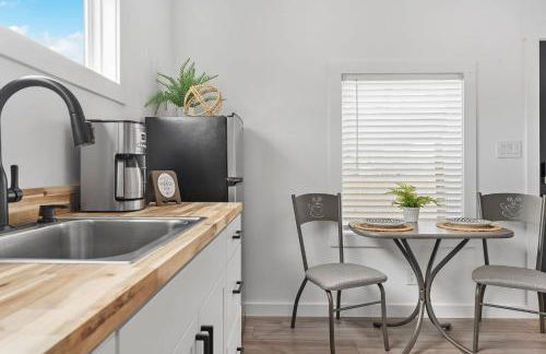 Hidden Cottage mins to Main St and sleeps 4 - Photo 11