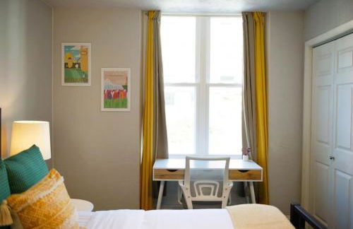 HostWise Stays - The Edmond - Bloomfield Apartment in a great location! - Foto 5