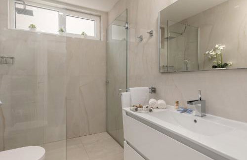 Luxury apartment Marco Polo with a private swimming pool with salt sea water - Foto 32