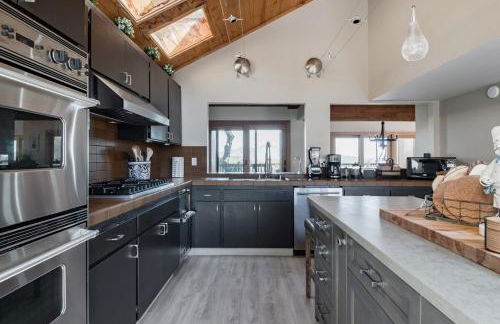 Relax and Rejuvenate- Lafayette Treehouse with Cave Spa, Waterfall, and Incredible Views - Foto 16