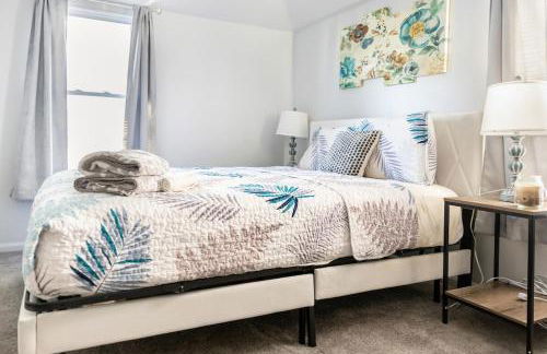 Euclid Near Lake Erie Cleveland king bed - Foto 56