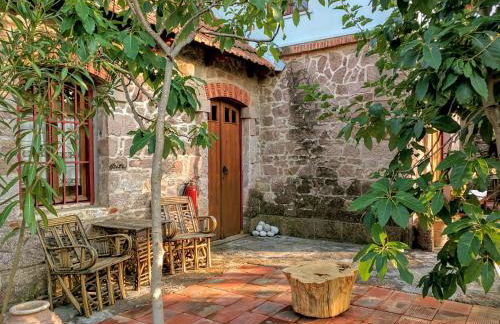 Loriet Hotel - Photo 18