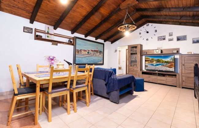 Vintage Winehouse Backov - Foto 12