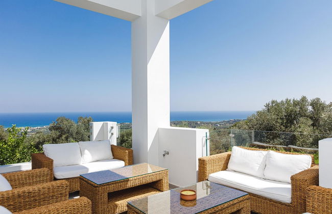 Villa Rizes Luxury in Maroulas - Photo 3