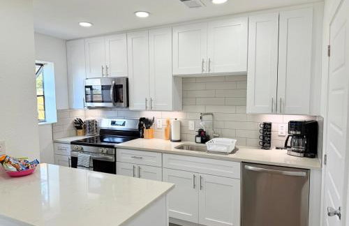 Arlington Entertainment District Home Purple Door - Foto 26