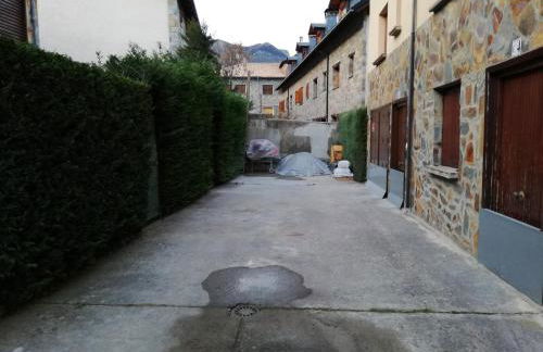 Pequeño adosado de montaña con terraza - Foto 21