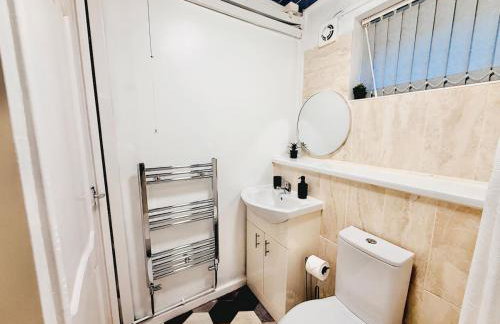 Cosy 1 bed flat, sleeps 4, free parking - Photo 34