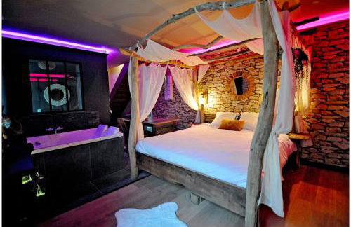 Duplex Safari jusqu'à 4 personnes, Spa XXL, day use, 5 min centre ville, cinéma, cascade et lit sous les arbres - Foto 1