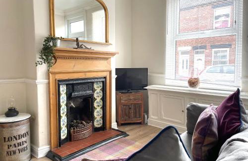 The Racecourse - Quaint Victorian Home With Free Parking - Foto 14