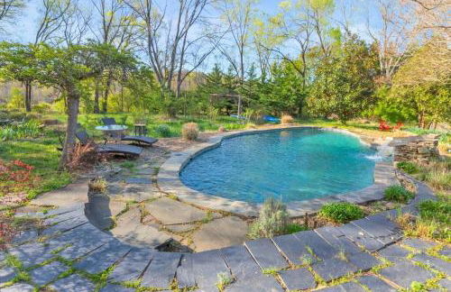 Huge Farmhouse with Heated Pool for Vacations and Retreats - Foto 68