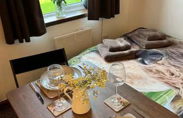 Thors Cave Cabin, Peak District - Photo 48