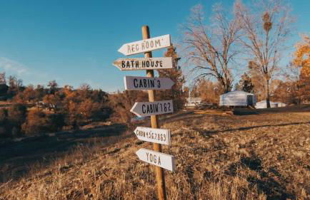 Mongolian yurt at a nature retreat - Foto 12