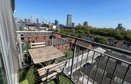 Sunset Heights Bright 2BR with City Views and Free Parking - Foto 5