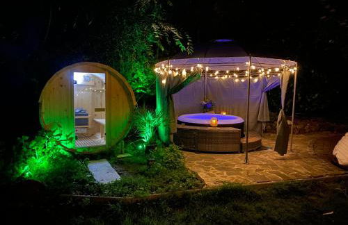 Ferienvilla Whirlpool Fasssauna direkt am Rhein - Foto 1