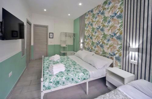 Dimora di Antonietta Room - near Train Station & Wi-Fi - Foto 28