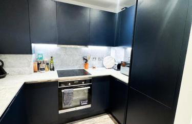 Rochester Gem, Balcony, FREE Parking and 2 mins walk to Station - Foto 15