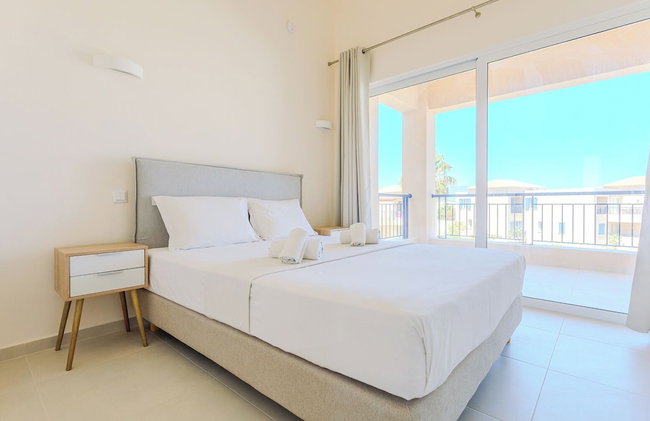Resitour - Chania Aphrodite Beachfront - Photo 6