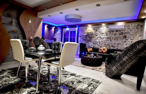 Eleni De Lux - Photo 29