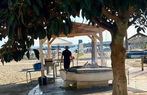 Luxury beachfront apartment with pool, sauna, fitness and gym in province Malaga, Andalusia - Photo 33