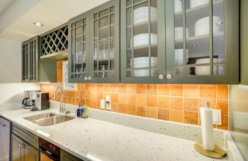 The White Elephant Inn Getaway with Pool and Hot Tub! - Foto 8