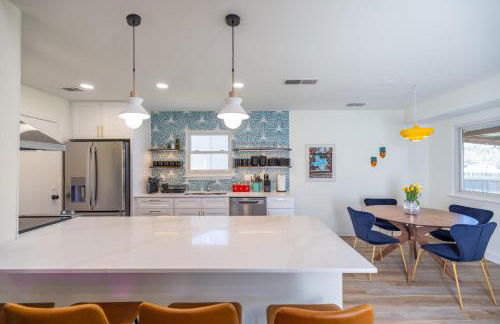 Luxury 4BR Oasis with Pool, Hot Tub & Game Room! - Foto 2