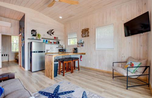 Beachfront Retreat with Dock in Lanark Village! - Foto 6