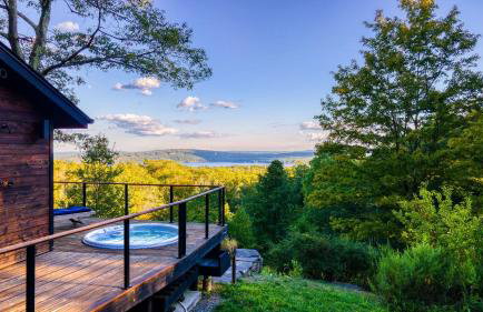 Modern Catskills Escape w Open Living Steam Shower Hot Tub w Mountain Views Minutes from Woodstock Trails Suncliff Vista - Foto 31