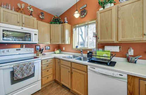 Lake Wissota Home with Private Dock and Fire Pit! - Foto 5