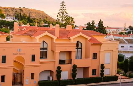Luxury 3-bedroom apartment at high-end Praia da Luz - Photo 31