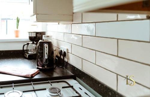 *Luke Stays Oswald Terrace* - Foto 18