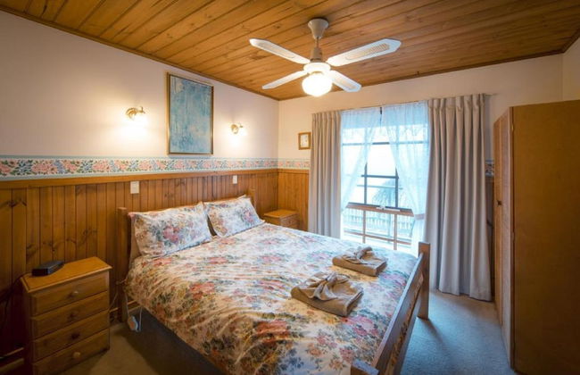 Sanctuary Park Cottages - Photo 6