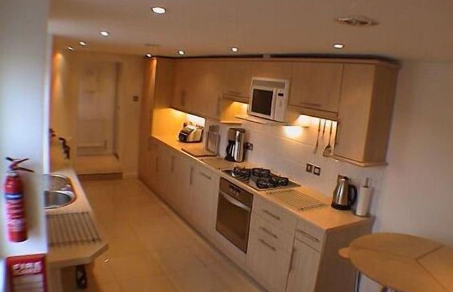 Earle House Serviced Apartments - Photo 8